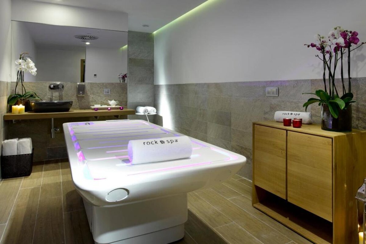 Hard Rock Hotel, Playa d'en Bossa massage