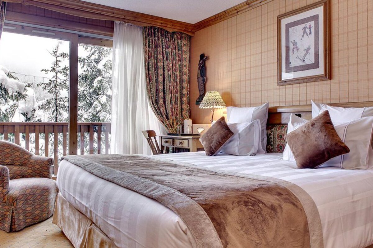 Le Grand Coeur & Spa Hotel, Meribel double bedroom