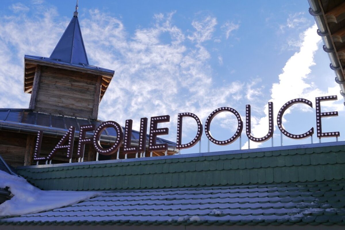 the sign outside the folie douce