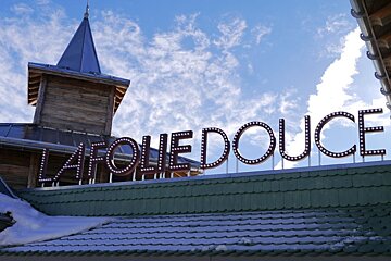 the sign outside the folie douce