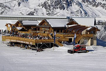 Chantebise 2100 Restaurant, Alpe d'Huez exterior