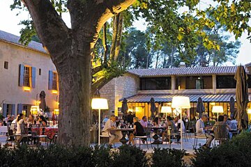 Domaine de Manville Restaurant, Les Baux restaurant terrasse