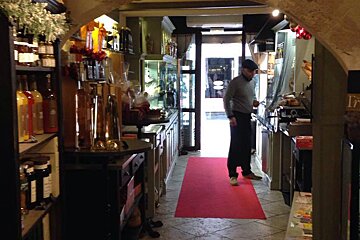 La Pintade Chaponnee Deli, Saint Remy de Provence