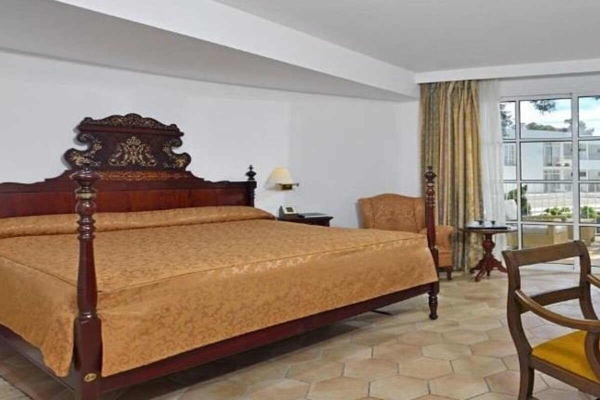 Melia Cala d'Or Luxury Hotel, Cala D'Or double bedroom