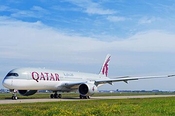 Qatar Airways plane