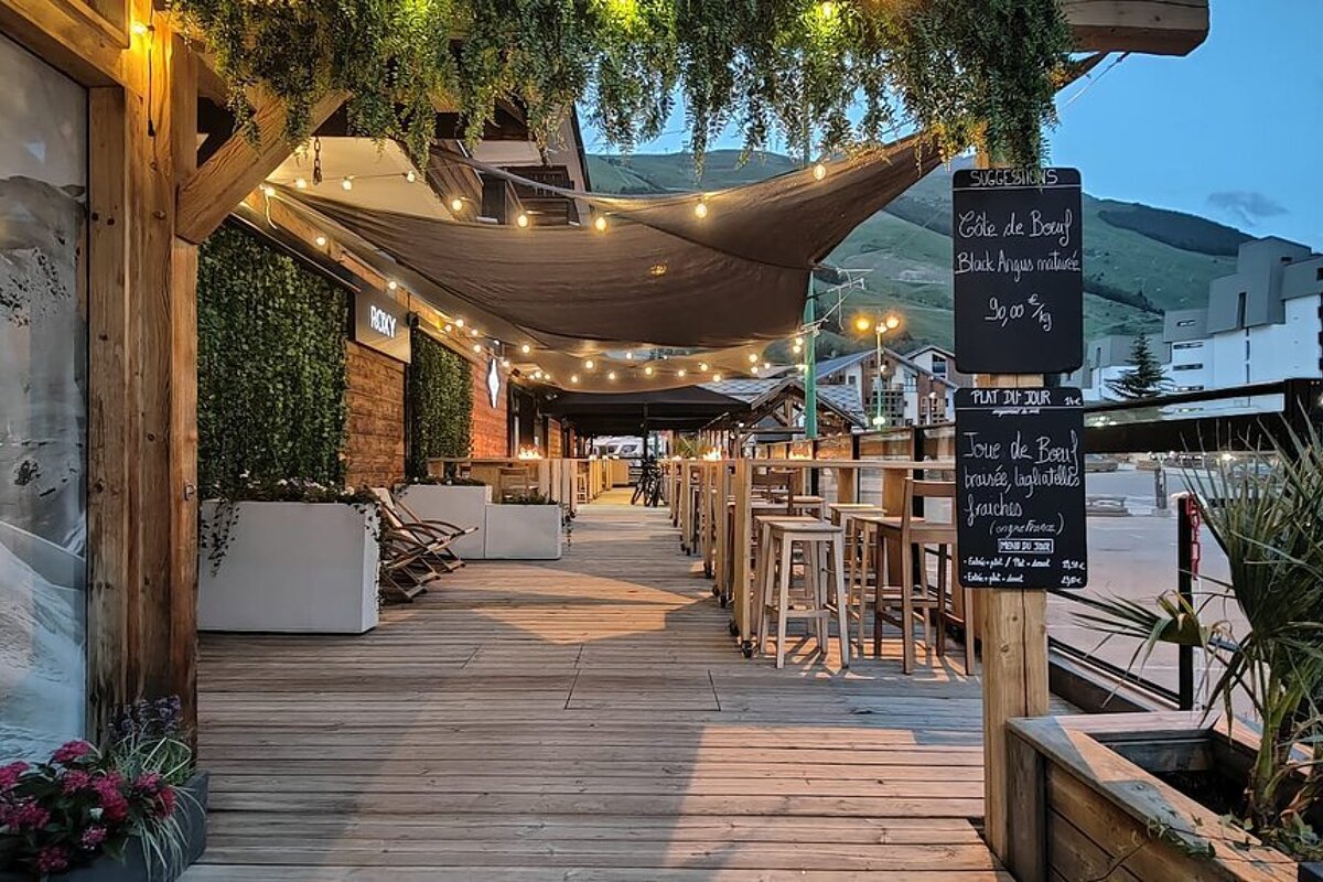 Slide Planet - The Shackleton Restaurant, 2 Alpes