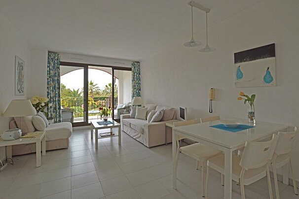 Villefranche-sur-Mer Apartment, Villefranche-sur-Mer living-room