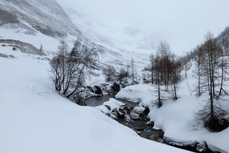 Winter returns to Val d'Isere in March