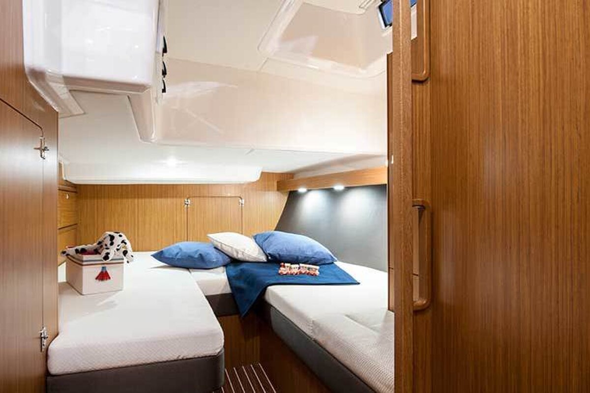 Bavaria Cruiser 56 16.75m Sailing Yacht, Palma de Mallorca cabin