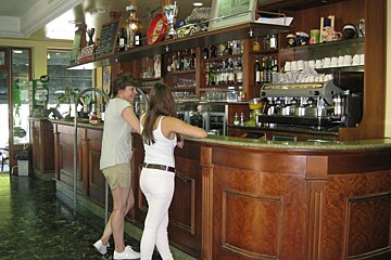 Cafe du Commerce, Annot interior
