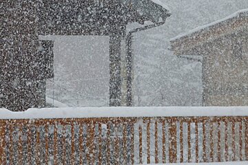heavy snow in val disere