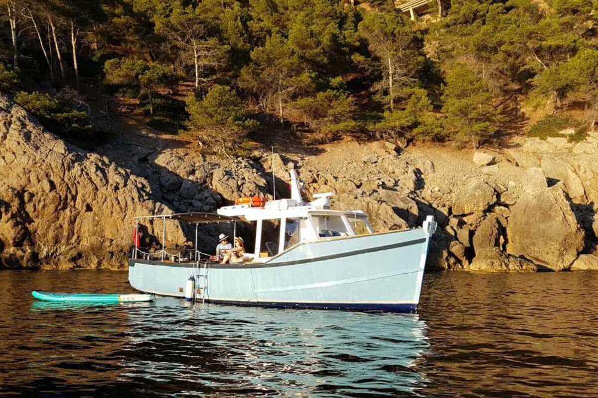12 Person Classic Motor Boat, Port de Soller exterior