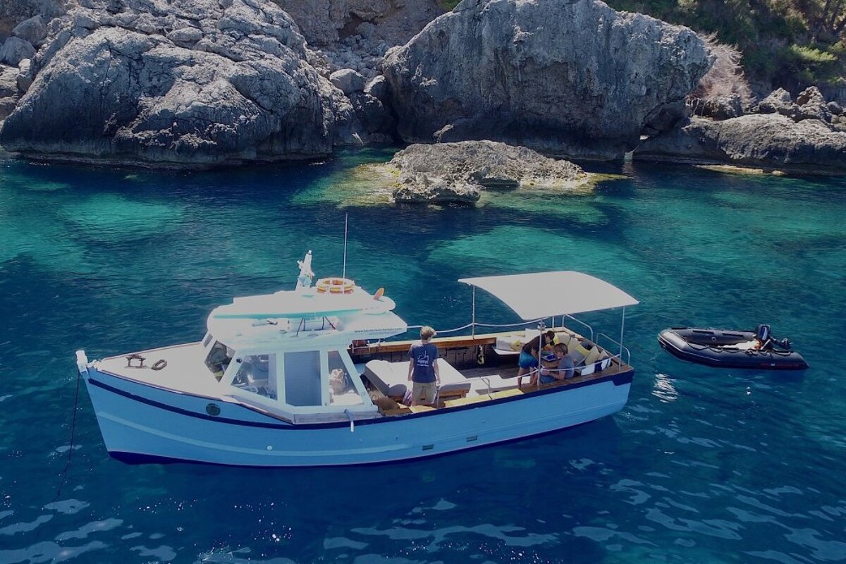 12 Person Classic Motor Boat, Port de Soller exterior