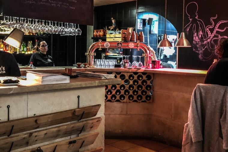 Ca'n Pintxo Restaurant Review, Soller interior