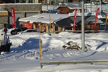 the ice driving circuit in alpe dhuez