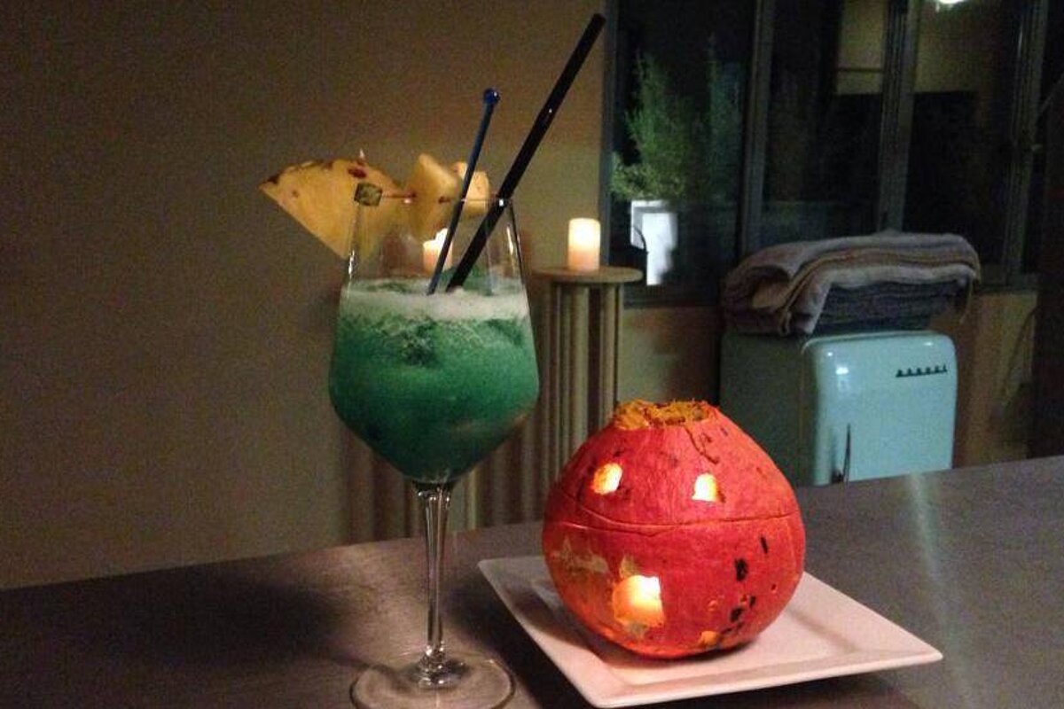 Le Garage a Lumieres Restaurant, Goult