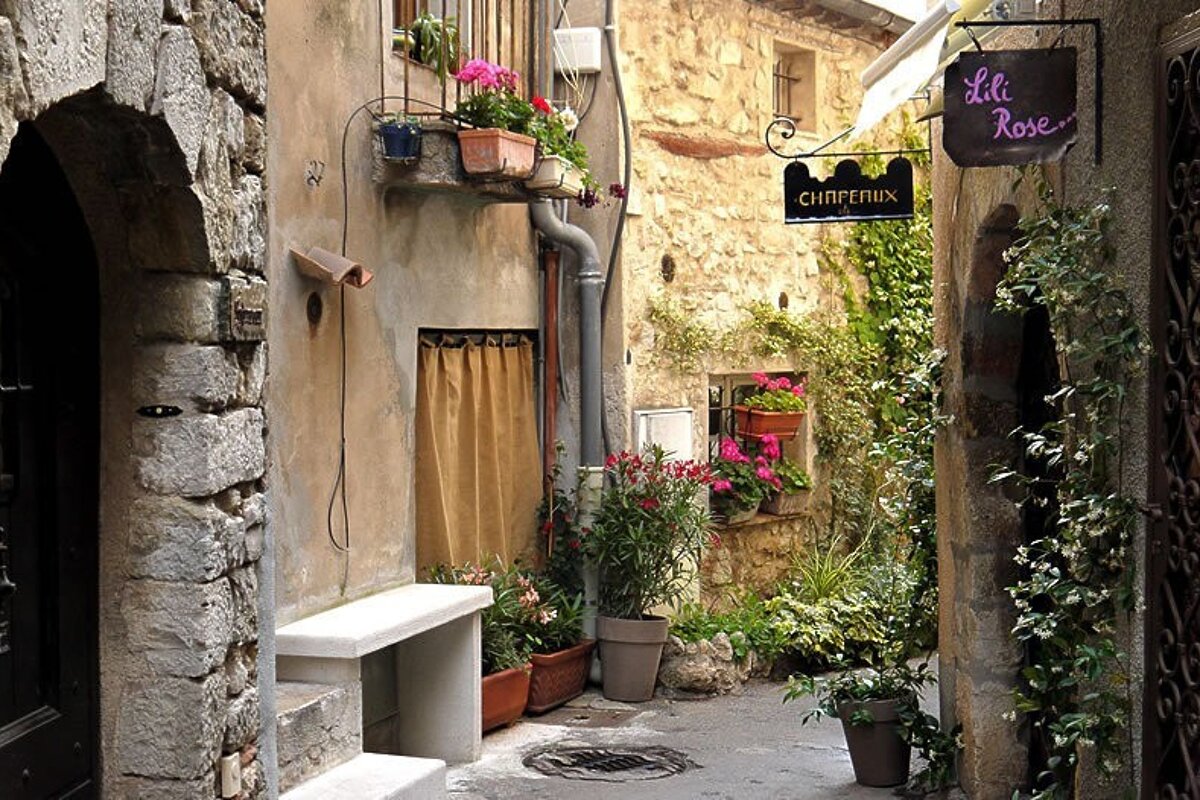 Pretty lanes to wander through