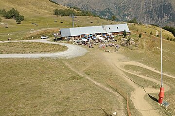 a mountain restaurant in les 2 alpes