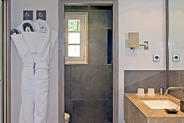 Le Pre de la Mer Hotel, Saint Tropez bathroom