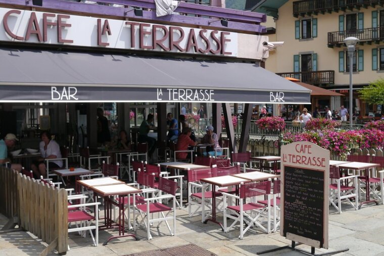 The outside of a restaurant called cafe la terrasse