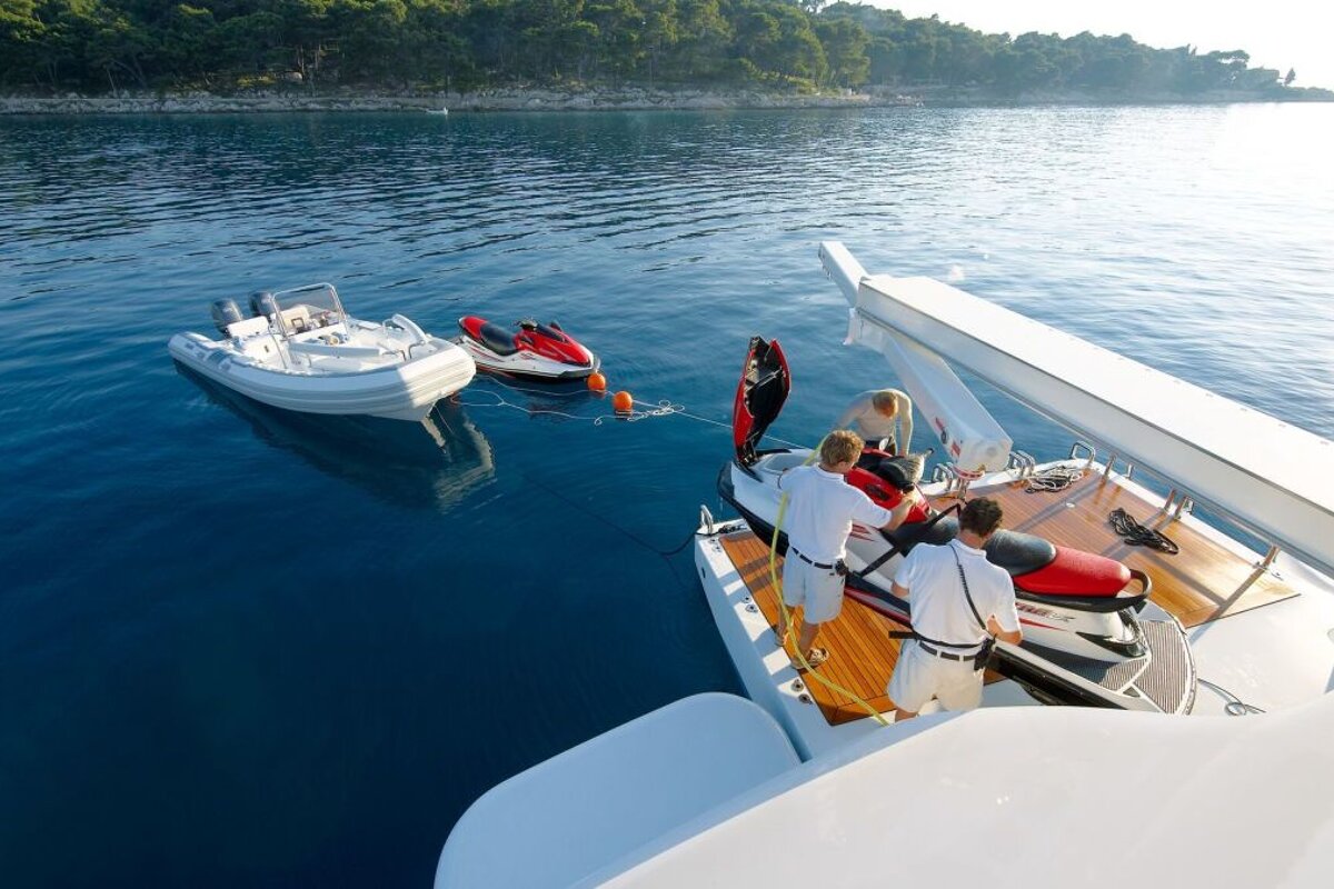 212 Yachts - One Week Yacht Charter Itineraries, Antibes dining