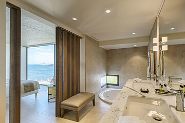 Cap d'Antibes Beach Hotel, Juan les Pins bathroom