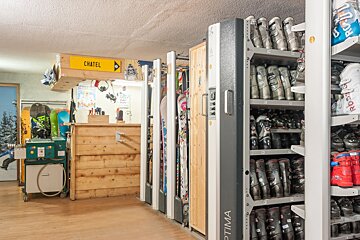 Skimium - Action Sports Ski Hire, Morzine shop interior