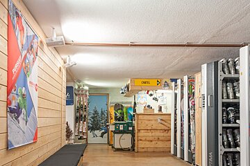 Skimium - Action Sports Ski Hire, Morzine shop interior