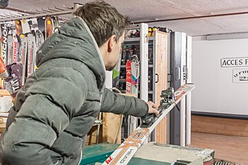 Skimium - Action Sports Ski Hire, Morzine shop interior