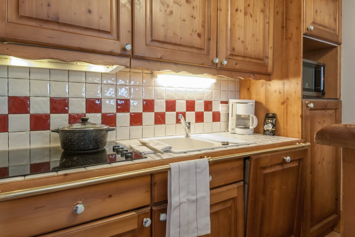 1 bed apartments - Les Fermes de Meribel Premium, Meribel Village kitchen