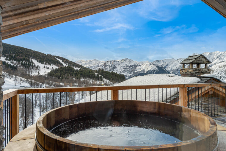 Chalets in Val Thorens jacuzzi