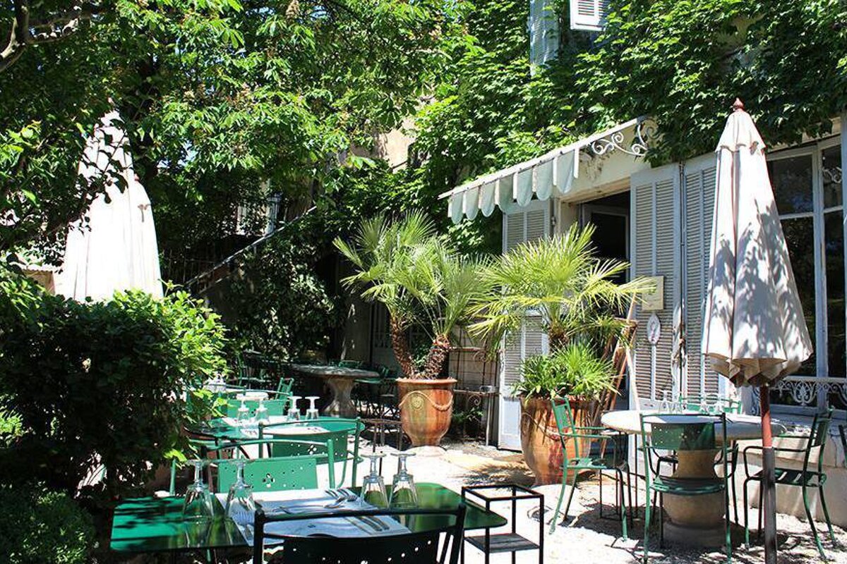 Le Jardin du Quai Restaurant, Isle sur la Sorgue garden