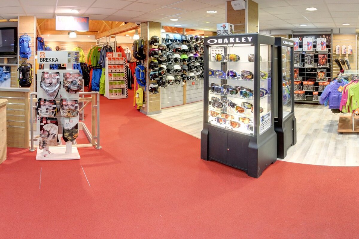 Skimium - Alpes Attitude Ski Hire, Morzine shop interior