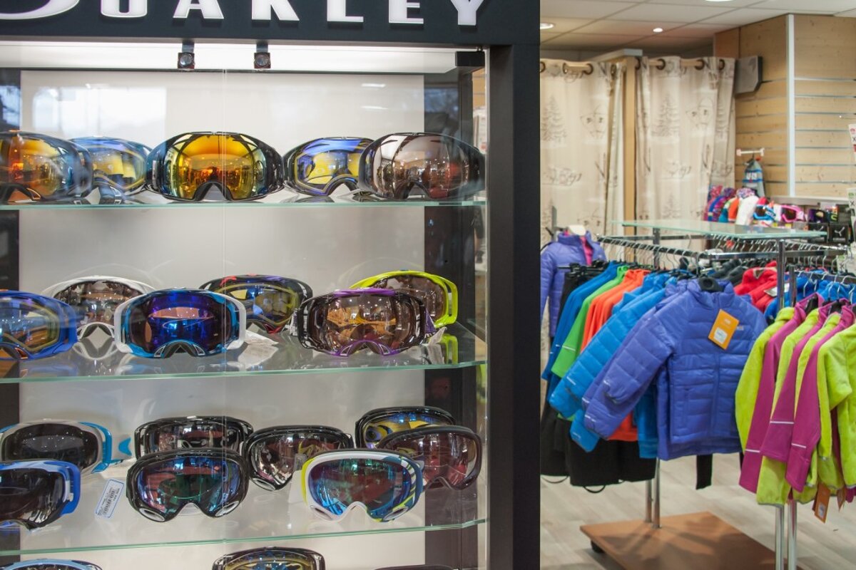 Skimium - Alpes Attitude Ski Hire, Morzine shop interior