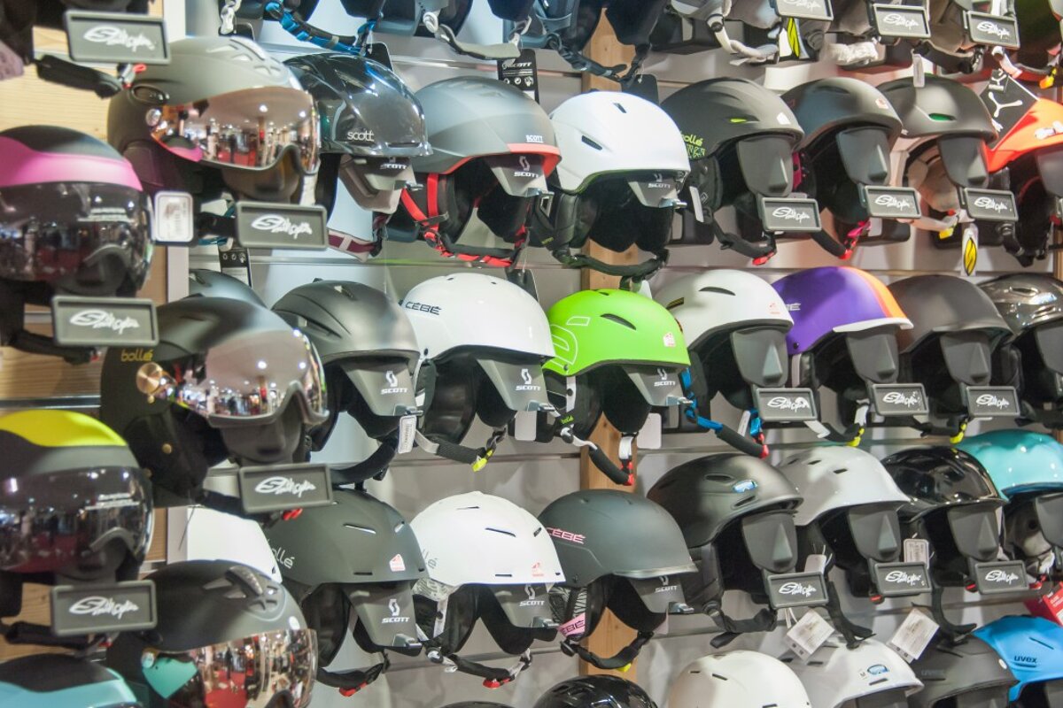 Skimium - Alpes Attitude Ski Hire, Morzine shop interior