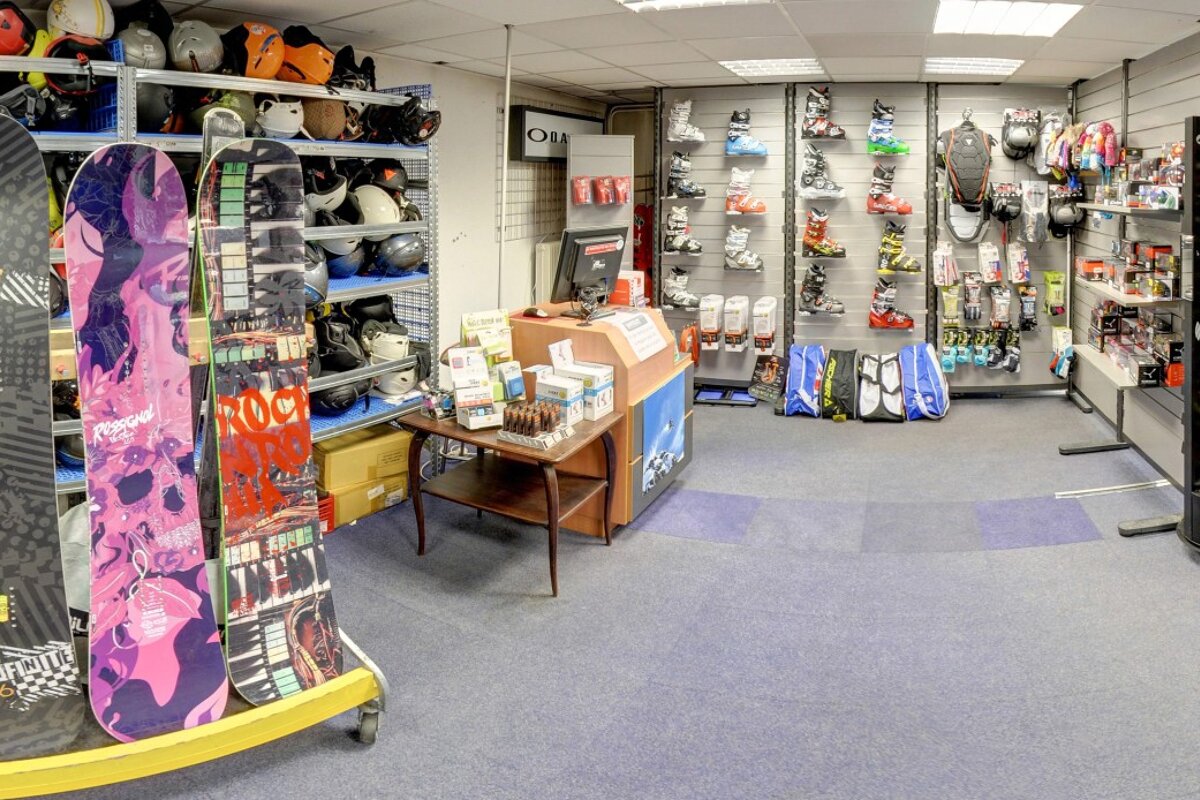 Skimium - Alpes Attitude Ski Hire, Morzine shop interior