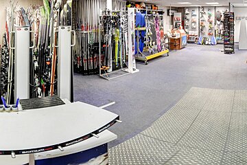 Skimium - Alpes Attitude Ski Hire, Morzine shop interior