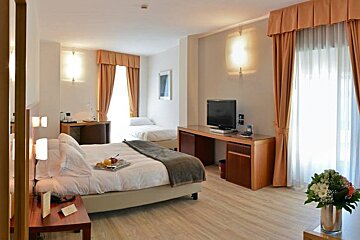 Royal Falcone Hotel, Monza double bedroom