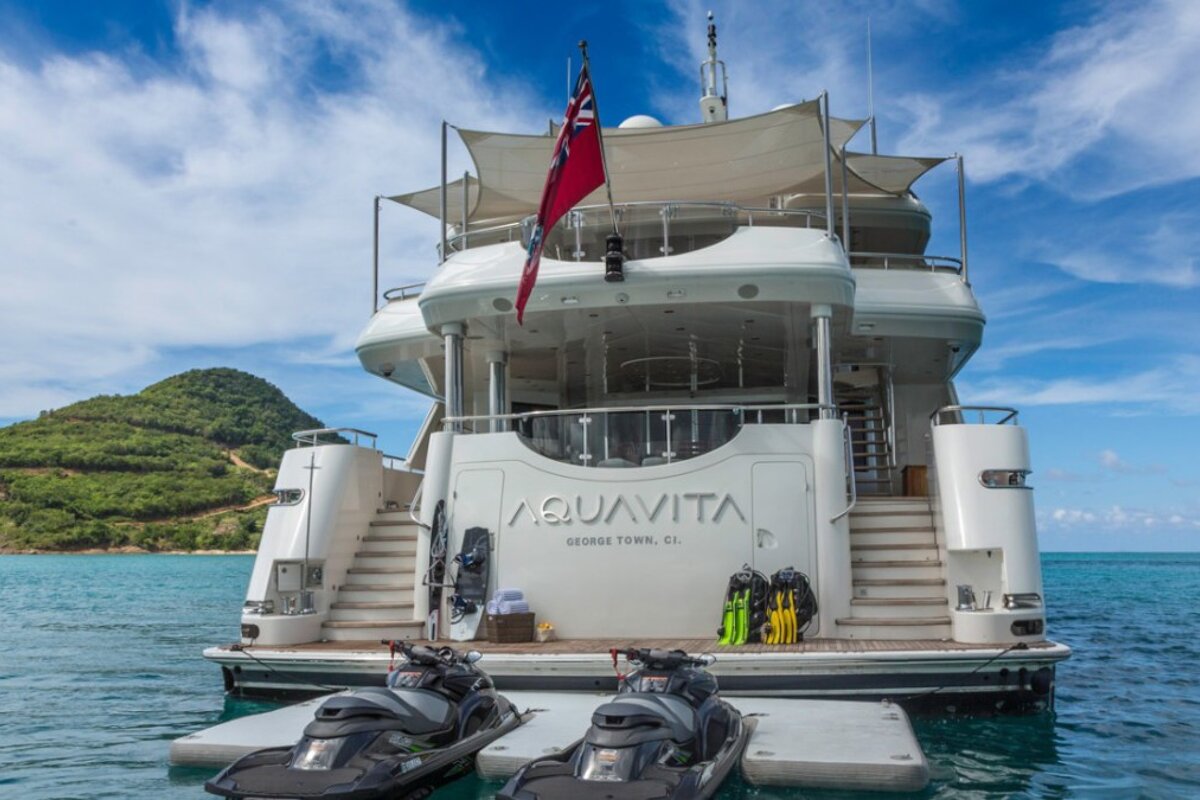 12 Person Motor Yacht, - Aquavita
