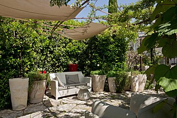 le-jardin-des-senteurs-domaine-du-mas-de-pierre-saint-paul-de-vence-cote-dazur.jpg