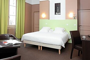 Monoir des Cedres Hotel, Rouffignac-Saint-Cemin double bedroom