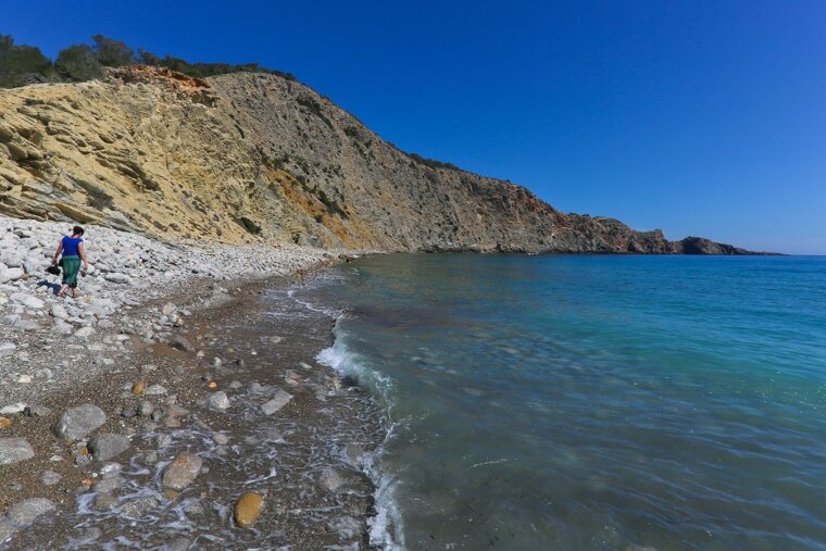 pebble beach cala jondal