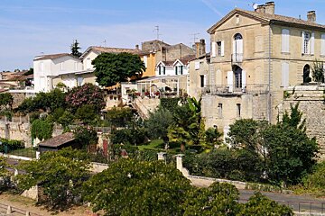 a river path in castillon la bataille