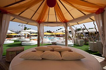 Ocean Beach Club, San Antonio bar