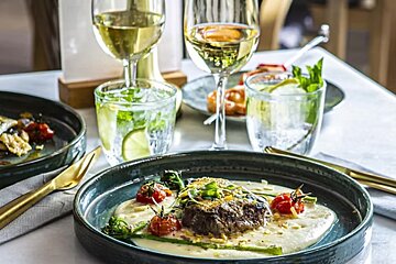 Santina Harbour Club Food