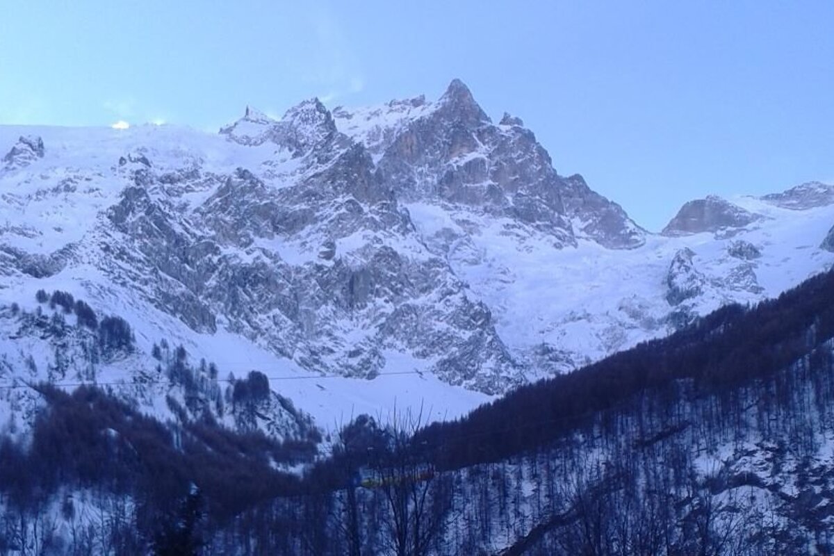 mountains in la grave