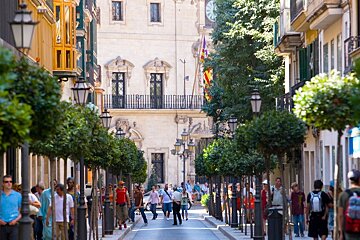 A shopping street in Palma - Carrer Colom