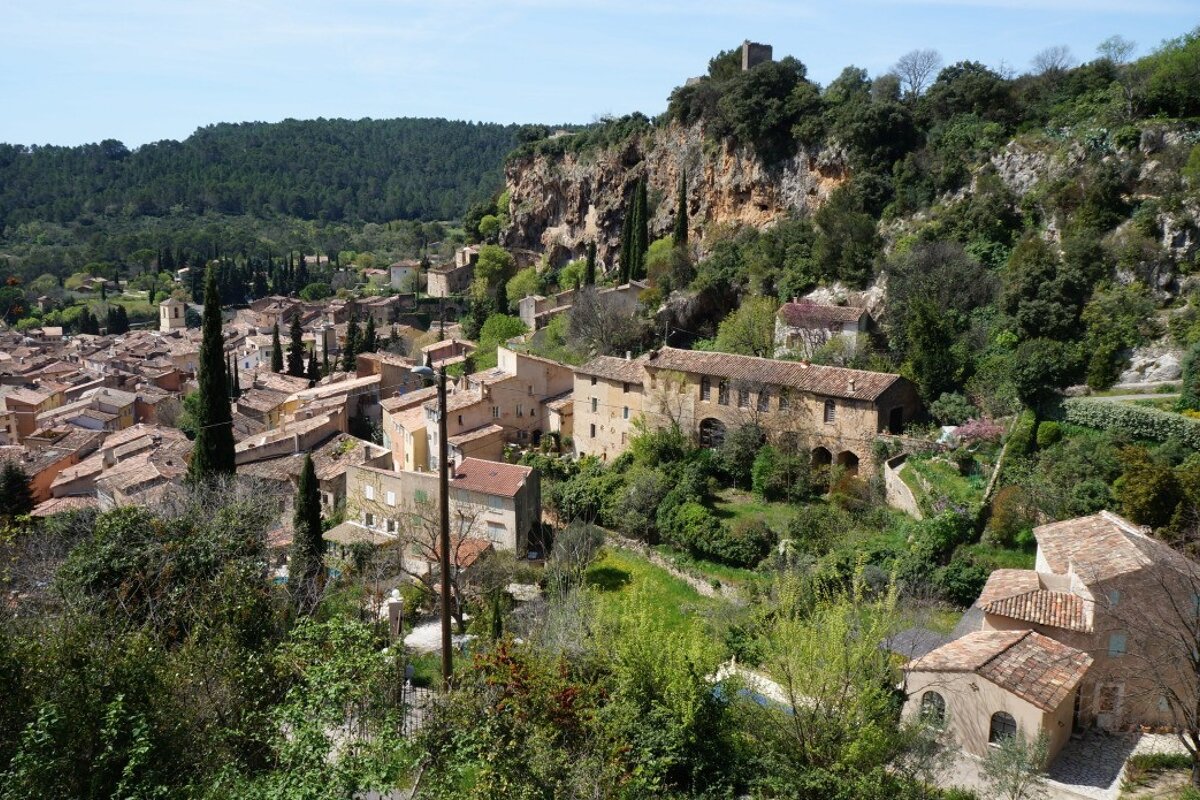 the town of Cotignac against the cliffs