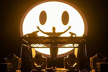 Fatboy Slim & Julien Temple tell Ibiza's history