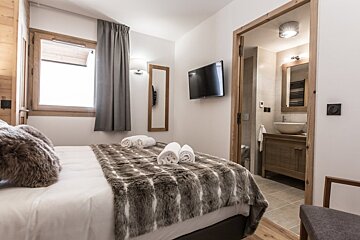 Kilimandjaro 2A Chalet, Les Gets double room